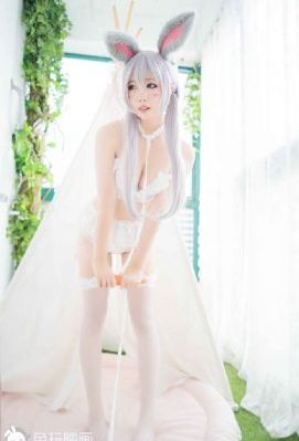 巨大女英雄