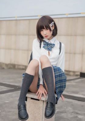 黑人猛挺进小莹的体内视频